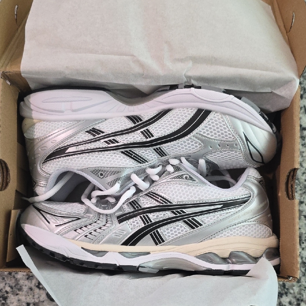 ASICS Men's 10.5 White/Graphite Grey Sneakers